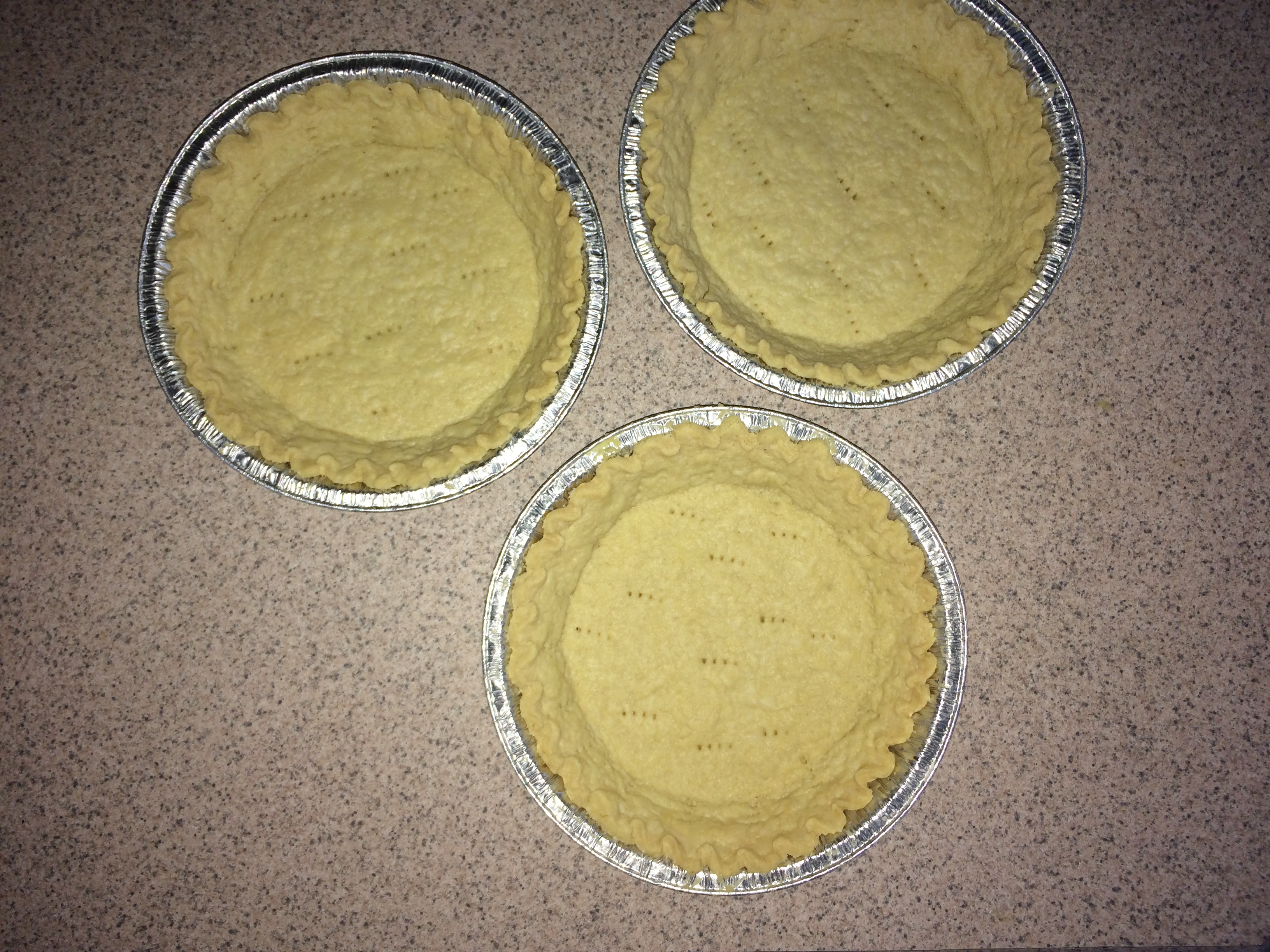 How to Make a Foolproof Flaky Pie Crust - Mom Loves Baking